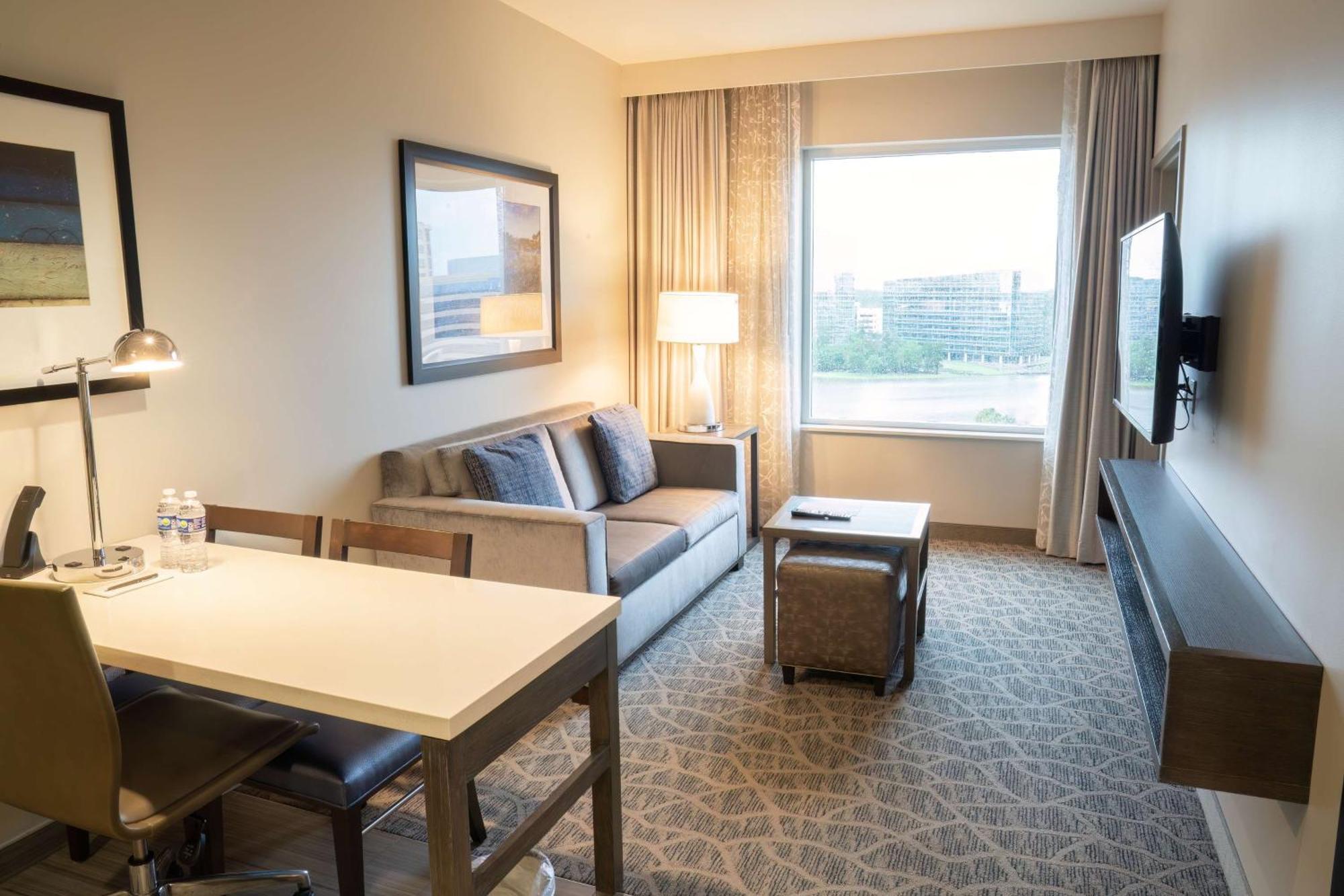 Embassy Suites By Hilton The Woodlands Esterno foto