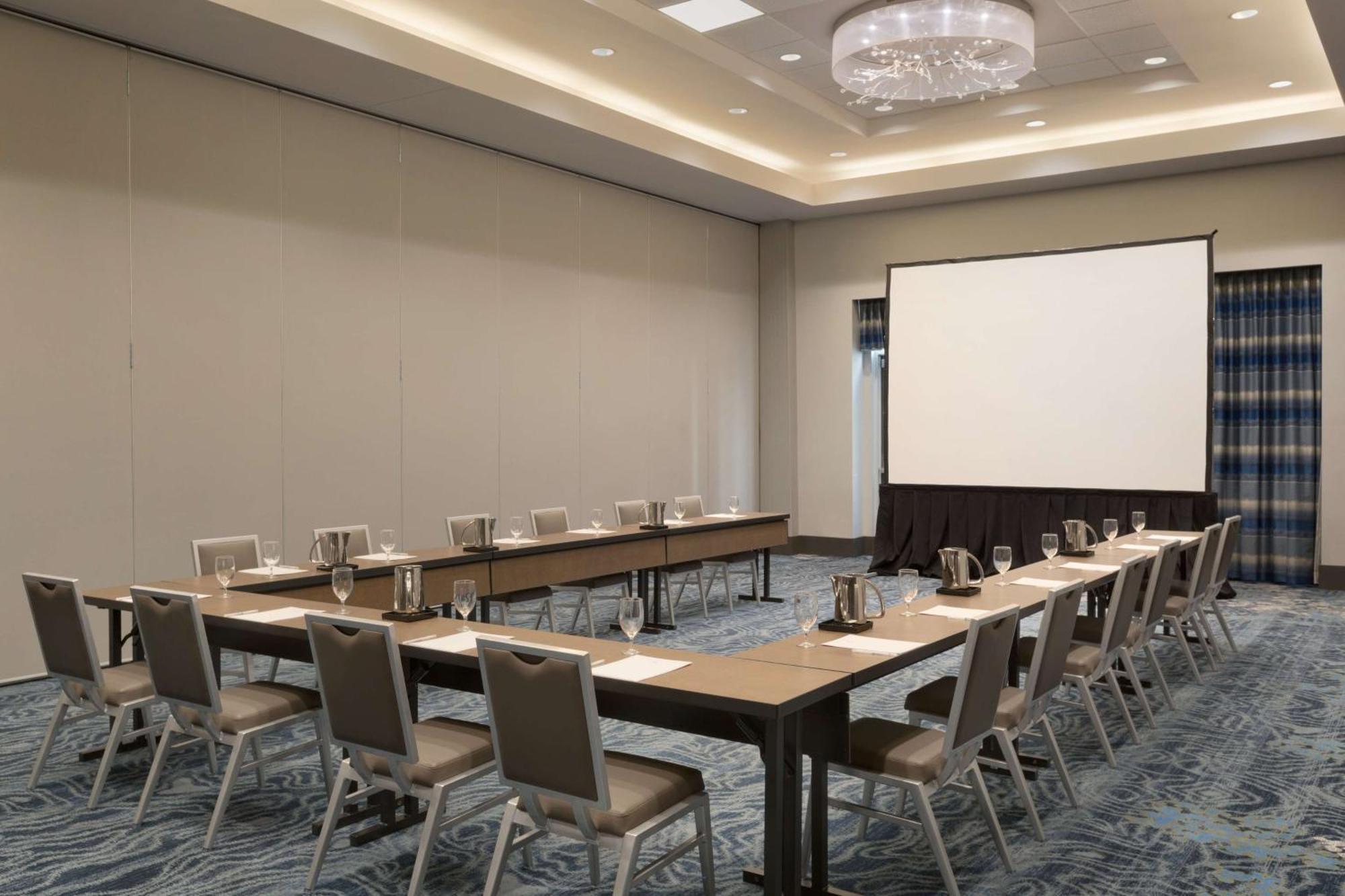 Embassy Suites By Hilton The Woodlands Esterno foto