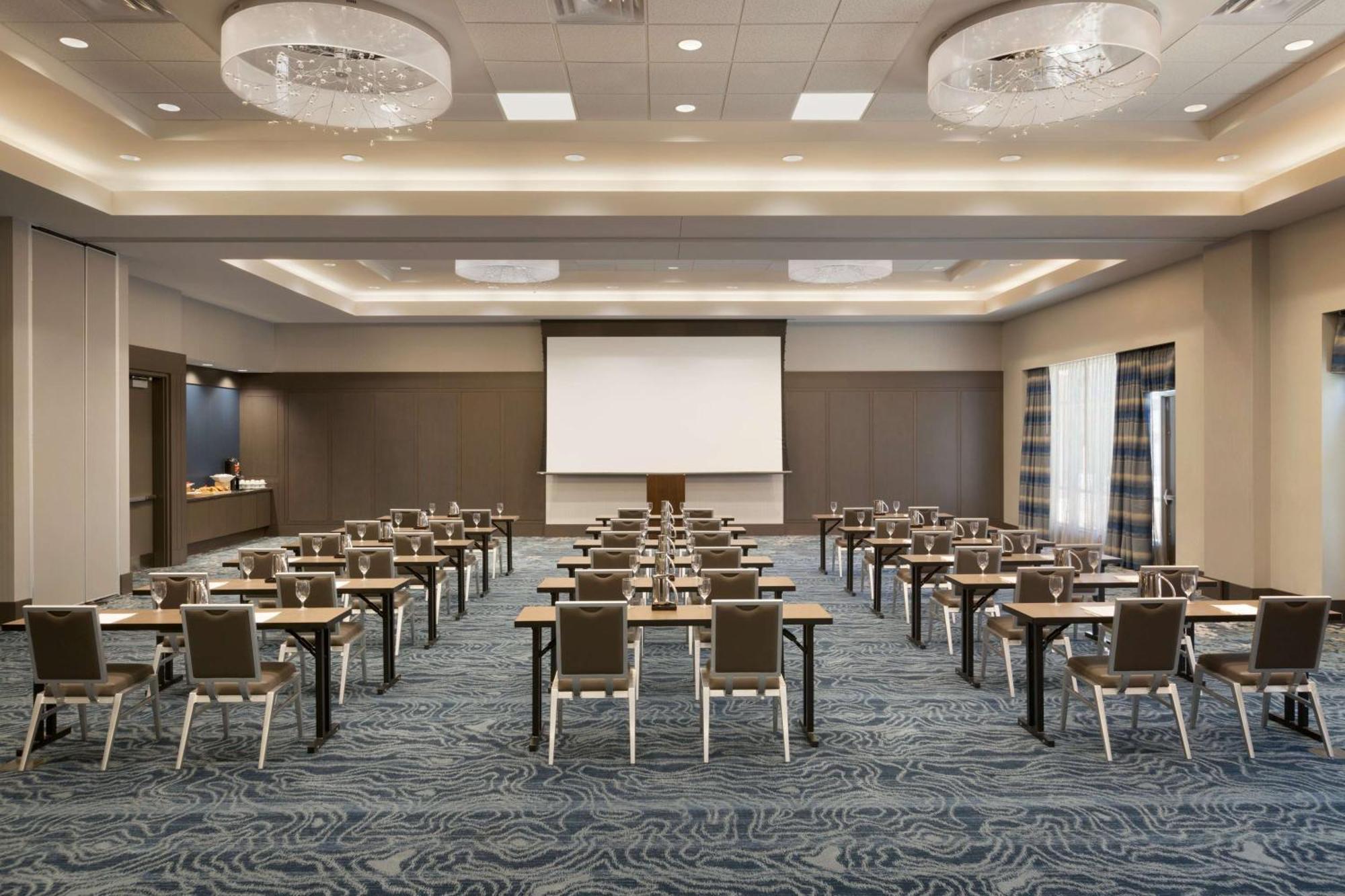 Embassy Suites By Hilton The Woodlands Esterno foto